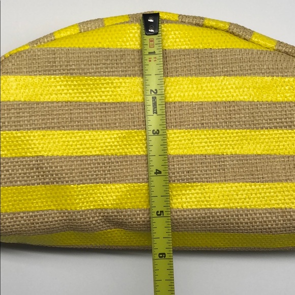 Raffia clutch purse (available in pink or yellow) - Picture 8 of 8
